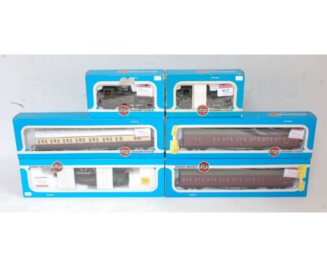 Mixed Airfix items 14XX 0-4-2 tank engine GWR green (G-BG), another BR lined green (G-BF), 2-6-2 prairie tank engine GWR gree