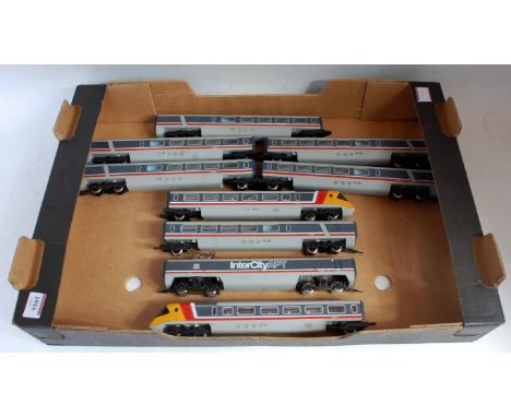 Tray containing nine coaches to form APT; Hornby H0 (G)