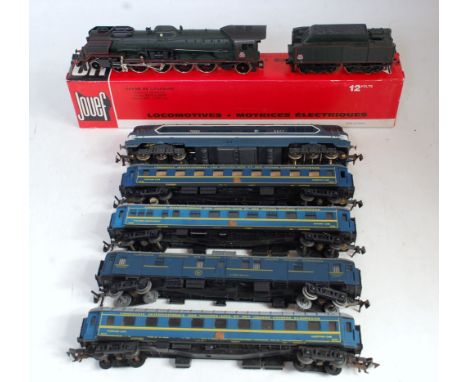 Jouef H0 SNCF green 4-8-2 engine and tender (NM-BNM), a blue Co-Co diesel locomotive and 4 Wagons-Lits coaches(G)