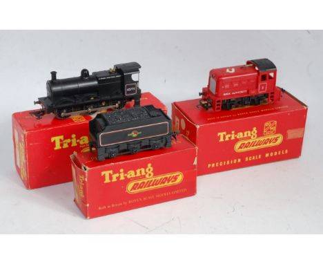 A Triang R251 BR black 0-6-0 engine and R33 tender (G-BFG) together with R253 red dock shunter with instructions (G-BG)