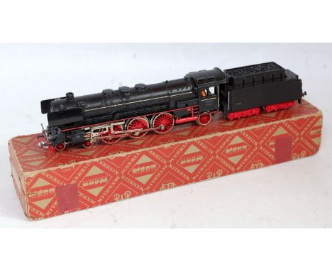 A Marklin HO Ref. 3026 DB black/red 4-6-2 engine and tender c1960's red/buff card box (VG-BG)