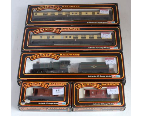 A collection of Mainline BR lined green Collett goods engine and tender (G-BFG), 2x BR brown cream Mk1 brake coaches (G-BFG) 