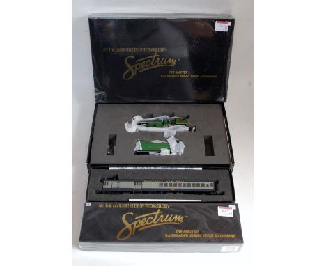 A Bachmann Spectrum consolidation 2-8-0 engine and tender H0 Baldwin in Southern green as No. 722 (G-BG) and sold with a Spec