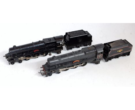 An early Triang plunger pick-up Princess Elizabeth engine and tender (G) and a later series model with Mk3 couplings (F-G)