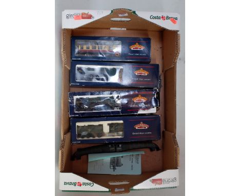 Collection of Bachmann items, some incomplete or in wrong boxes, includes class A1 no. 60147 "North Eastern" (G-BG), a simila