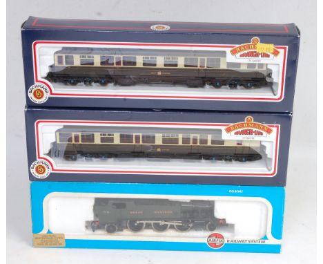 An Airfix 5415-1 Prairie tank loco, GWR green and 2 Bachmann 60ft GW Collett coaches (BM)