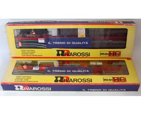 2 Rivarossi H0 train sets Ref. 122 freight set containing 0-6-0 engine and tender, 4 wagons and track oval (G-BG), and Ref. 1
