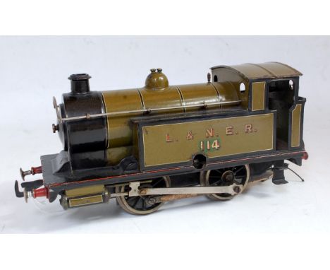 Bassett Lowke Gauge I 0-4-0 c/w loco L&amp;NER Renumbered No. 114 olive green with black and white lining, light crazing to p