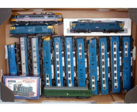 Quantity of mixed makes items, most from BR blue period including 2x four coach blue Pullman trains, class 31 diesel, blue Hy