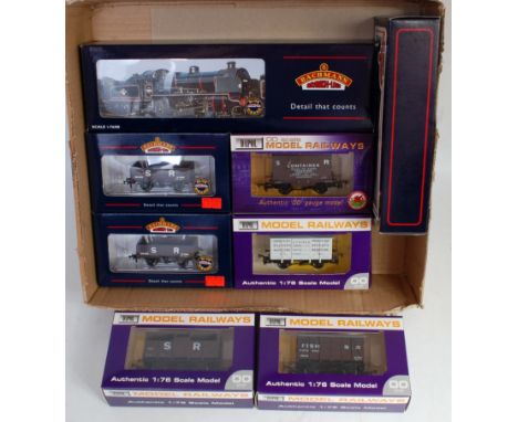 Items to form Southern Railway goods train, Bachmann 32-153 green N class engine and tender No. 1824 (G-BG) 3 Bachmann and 4 