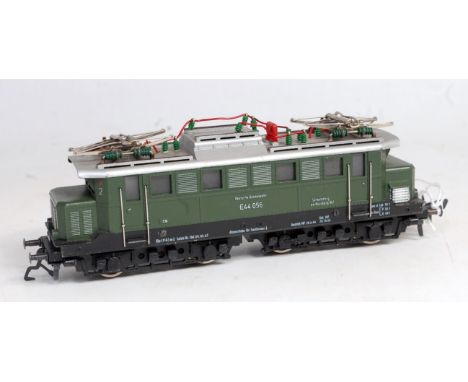 A Fleischmann twin pantograph Bo-Bo electric engine E44 056 DB green (G)