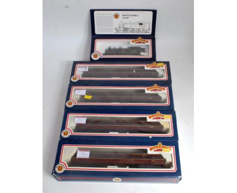 Bachmann 31-451A Ivatt 2-6-2 tank engine BR lined black no. 41250 (VG-BVG) together with 4 x Midland region maroon MK1 suburb