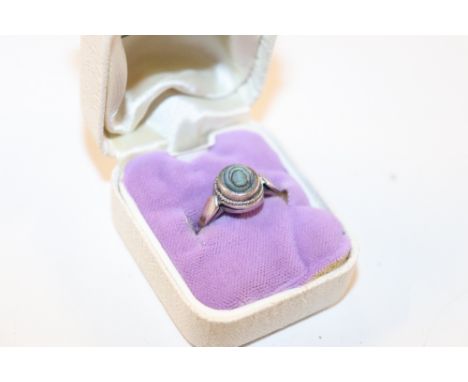 A 925 silver and abalone shell mounted ring 