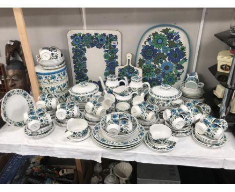 A large lot of Midwinter dinnerware