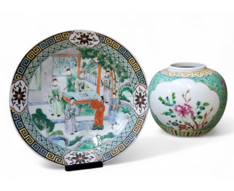 A Chinese porcelain famille verte cabinet plate, possibly Guangxu Period; a 20th century famille verte ginger jar (2)