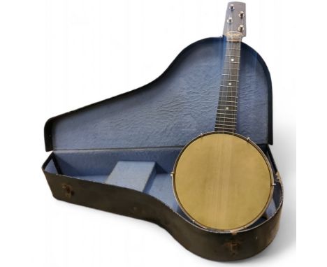 A Savana&nbsp;banjo ukulele, cased