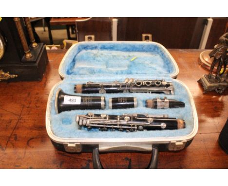 A Selma of London student clarinet ion fitted case 