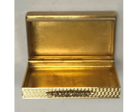 A 20th Century 9 carat gold pill or snuff box with engine-turned decoration of rectangular form (by S J Rose &amp; Son, Londo