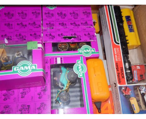 Gama Old Timer models and die cast lorries, boxed (quantity).