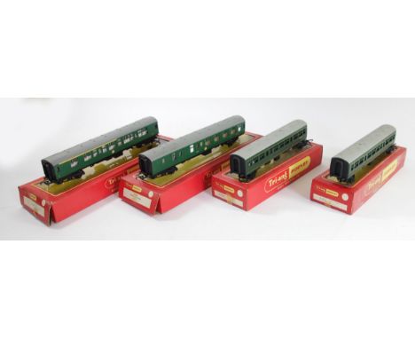 Four Tri-Ang OO gauge model railway passenger carriages to include, two .R334 diesel railcar, R.622 comp coach, R.623 brake 2