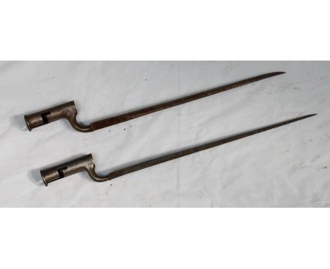 An early 19th century British 'Brown Bess' pattern socket bayonet by Dawes, 17.5-inch triangular section double fullered blad