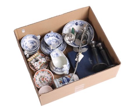 Various box including plate 4-piece candlestick, pewter candlesticks, Tichemaal Makkum, pewter rose and earthenware tableware