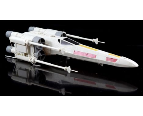 Star Wars (Episode IV – a New Hope &amp; Star Wars Rebels) Hasbro, large plastic scale model of an X-Wing Fighter. The length