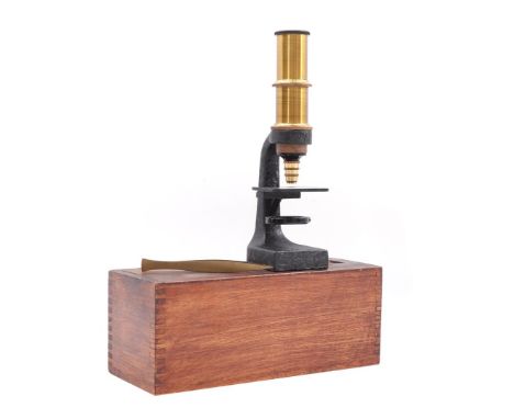 Cast iron with copper microscope, 18 cm high, in wooden box