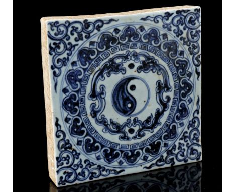 Porcelain Bagua tile with blue decor, China 20th century, 19.5x19.5 cm, 3 cm thick