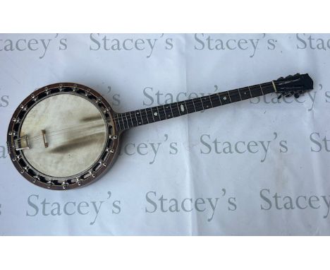 A 1930's Windsor Popular Model 5 6 string banjo. In good overall condition and with playwear consistent with age and use. Com