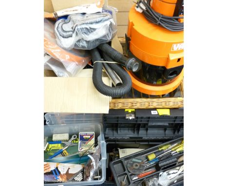 BOSCH CASED JIGSAW, VAX Wet &amp; Dry cleaner and a Stanley box of tools ETC E/T