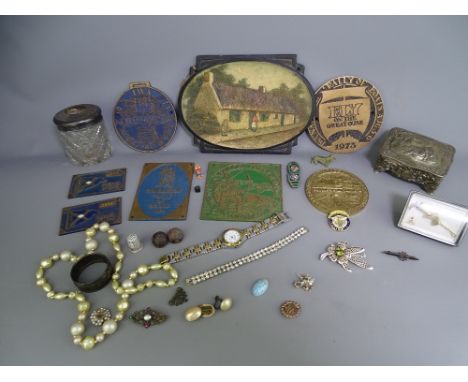 MIXED COLLECTABLES including a hallmarked silver top jar and napkin ring, enamel two piece buckle and costume jewellery, a Br