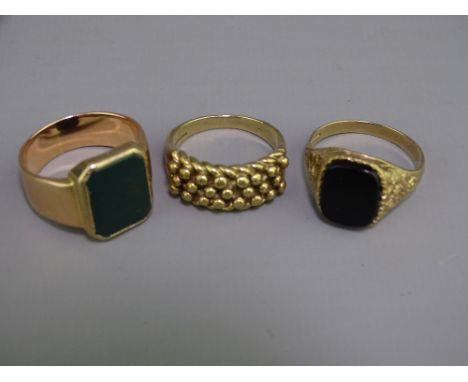 9CT GOLD &amp; OTHER RINGS (three) including a bobble top example, size Q, a black hardstone signet ring with decorative shou