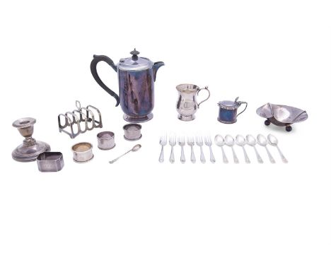 A MISCELLANEOUS COLLECTION OF SILVER AND SILVER PLATED ITEMS COMPRISING; a set of six silver Celtic revival coffee spoons in 