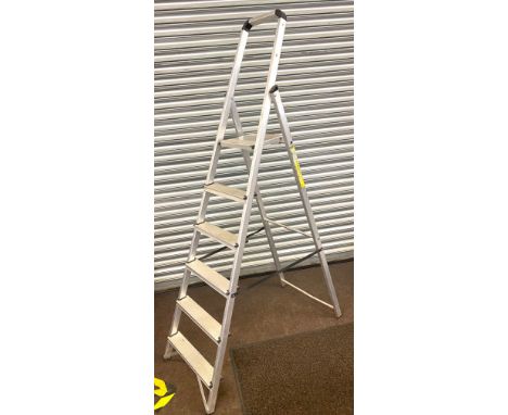 Aluminium step ladders 