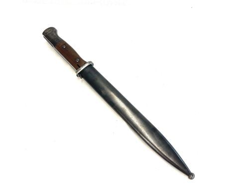 German WWII K98 bayonet with scabbard, approximate overall length : 40cm, blade reads 6560 S/242, Scabbard reads: S/155 36 re