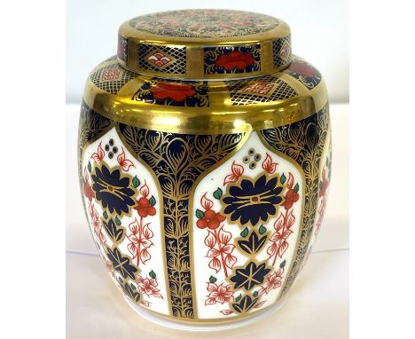 Royal Crown Derby Old Imari ginger jar / tea caddy,  good overall condition, overall height: 4.5 inches 