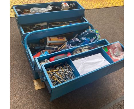 Metal tool box with contents 