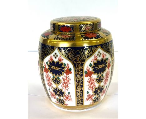 Royal Crown Derby Old Imari ginger jar / tea caddy,  good overall condition, overall height: 4.5 inches 