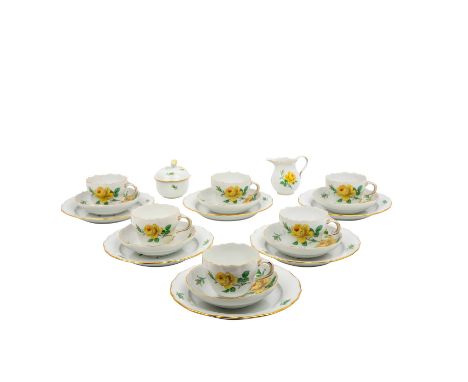 MEISSEN 20-tlg. Kaffeeservice 'Gelbe Rose', 1. und 2. Wahl, 20. Jh. 6 Kaffeetassen, 6 Untertassen (1 beschädigt), 6 Kuchentel