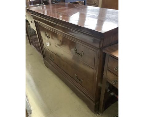 A 19th century French mahogany commode, width 125cm, depth 55cm, height 96cm