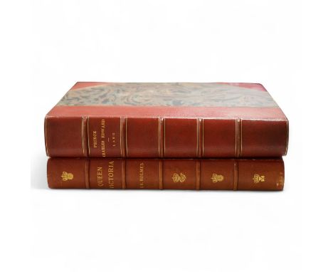 ° ° Holmes, Richard R. - Queen Victoria. coloured frontis., num. portraits and other plates (with captioned guards), text ill
