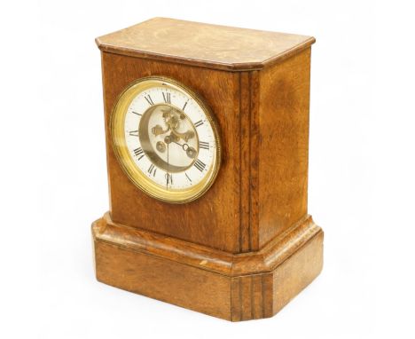A Victorian oak mantel clock 27.5cm high