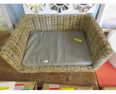Zahir Luxury Rattan Dog Sofa, Size: Medium (77cm W x 57cm D), RRP £164.99
