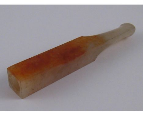 A jade cigarette holder, approx 7.5cm long.