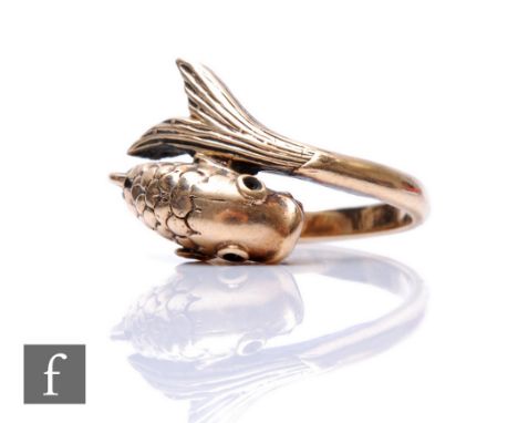 A 9ct hallmarked ring modelled as a dolphin, weight 4.3g, ring size O. 