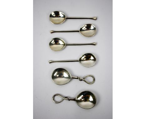 Two silver caddy spoons and four coffee spoons, all London, Caddy spoons 1991, Coffee spoons three 1991 and one 1982, Markers