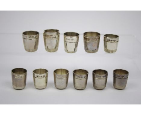 Twelve silver thimbles , all London, nine 1992, three 1990. approx 79 grams,  Markers mark for Richard Lawrence Geere.   Prov