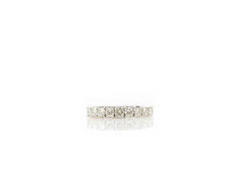Halbmemoirering750 Weißgold, getestet, mit 9 Brillanten, gesamt ca. 0,45 ct, K-L, si, Ringdurchmesser 15,5 mm, Gewicht ca. 3,