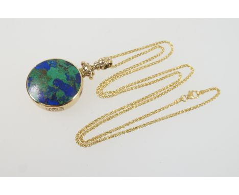 18ct gold spiga chain necklace, with lobster claw clasp, length 59cm, weight approx. 7.6g, supporting a 9ct gold mounted lapi